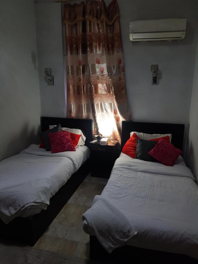 Downtown Inn Kairo Bagian luar foto