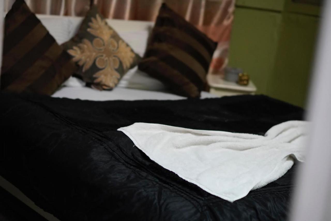 Downtown Inn Kairo Bagian luar foto